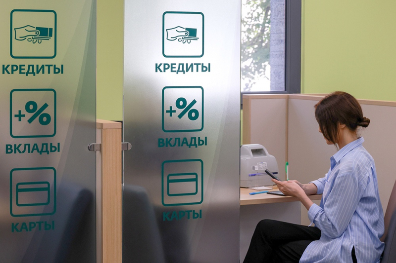 Почему ставки по вкладам и кредитам не снизятся вслед за ключевой