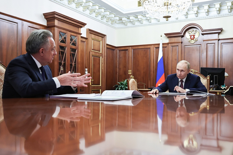 "Структура жилья поменялась": Путин обсудил с Мутко снижение объемов ипотеки
