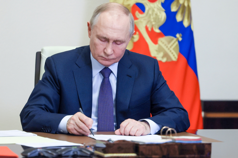 Путин разрешил "Ренессанс Капиталу" купить 100% акций Ситибанка